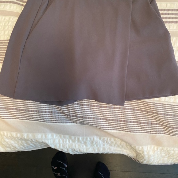 Aritzia Babaton Kelly mid-rise micro wrap skort - Picture 3 of 10